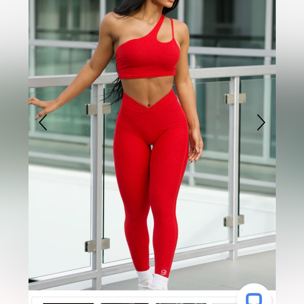 Bombshell red front scrunch leggings size XS
